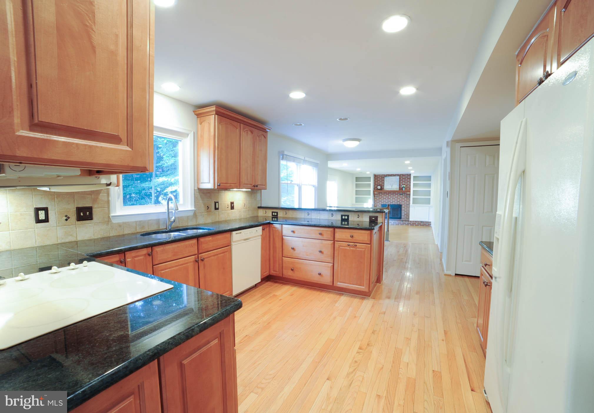 8303 Lindside Way Springfield, VA 22153 - Photo 7 of 30 Kitchen