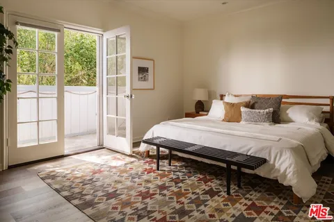 $949,000 | 1133 North Clark Street, Unit 203, West Hollywood, CA 90069