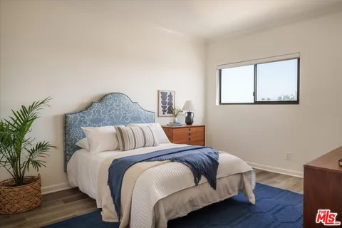 $949,000 | 1133 North Clark Street, Unit 203, West Hollywood, CA 90069