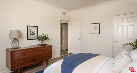 $949,000 | 1133 North Clark Street, Unit 203, West Hollywood, CA 90069