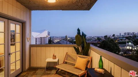 $949,000 | 1133 North Clark Street, Unit 203, West Hollywood, CA 90069