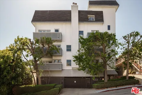 $949,000 | 1133 North Clark Street, Unit 203, West Hollywood, CA 90069
