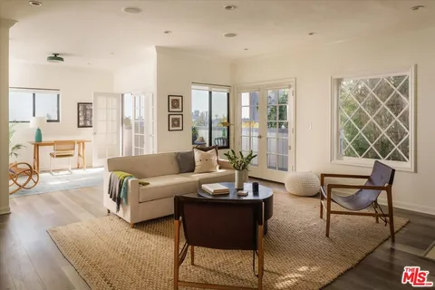 $949,000 | 1133 North Clark Street, Unit 203, West Hollywood, CA 90069