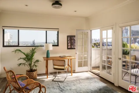 $949,000 | 1133 North Clark Street, Unit 203, West Hollywood, CA 90069