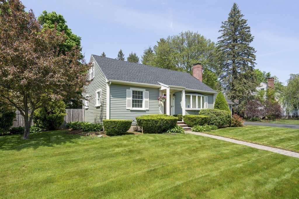 8 Barbara Road Danvers, MA 01923 - Photo 3 of 34