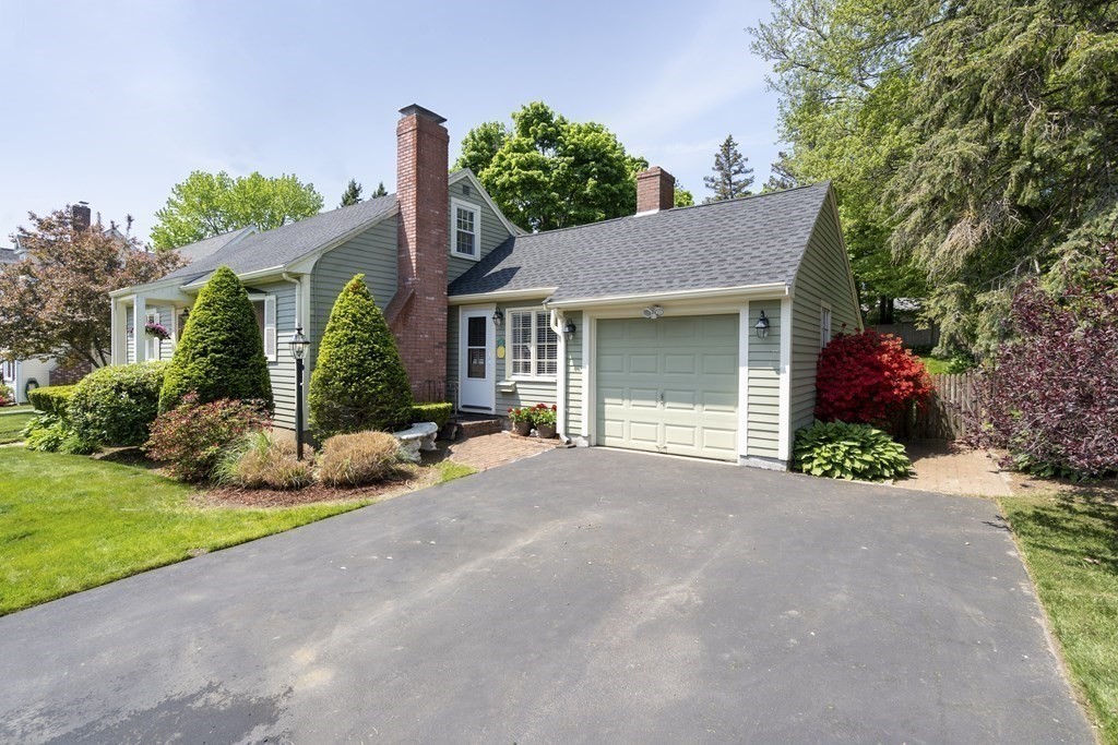 8 Barbara Road Danvers, MA 01923 - Photo 4 of 34