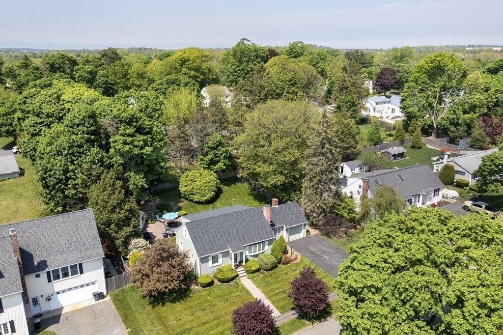 8 Barbara Road Danvers, MA 01923 - Photo 5 of 34