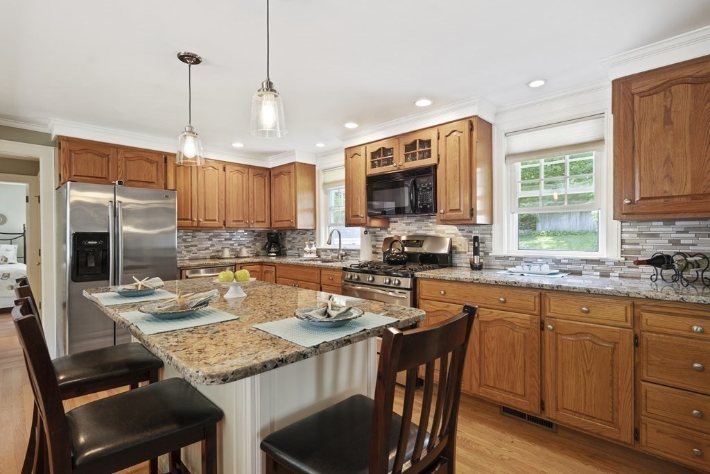 8 Barbara Road Danvers, MA 01923 - Photo 9 of 34