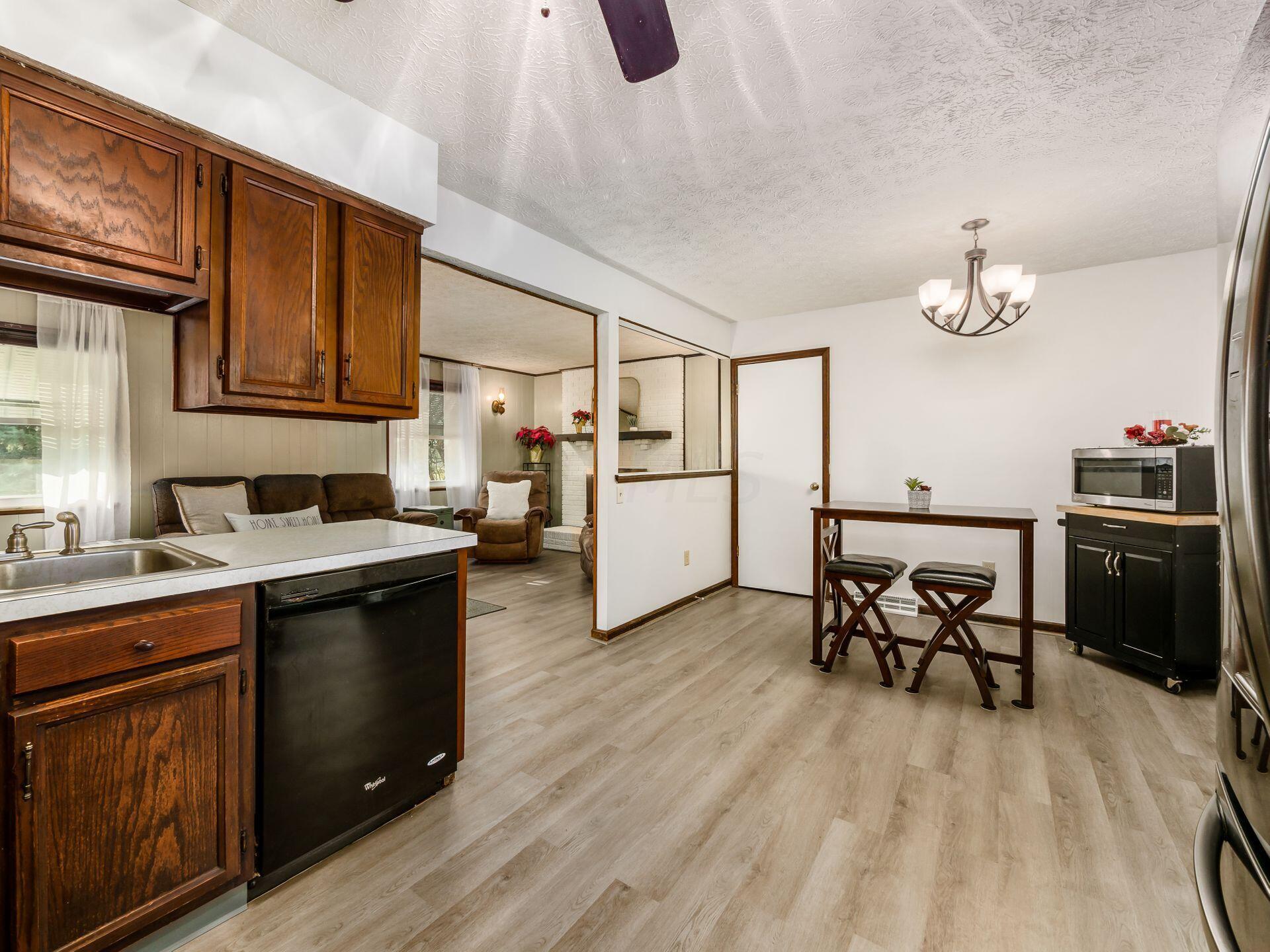325 Chapelfield Road Columbus, OH 43230 - Photo 11 of 30 013_c8_C - 325 Chapelfield017