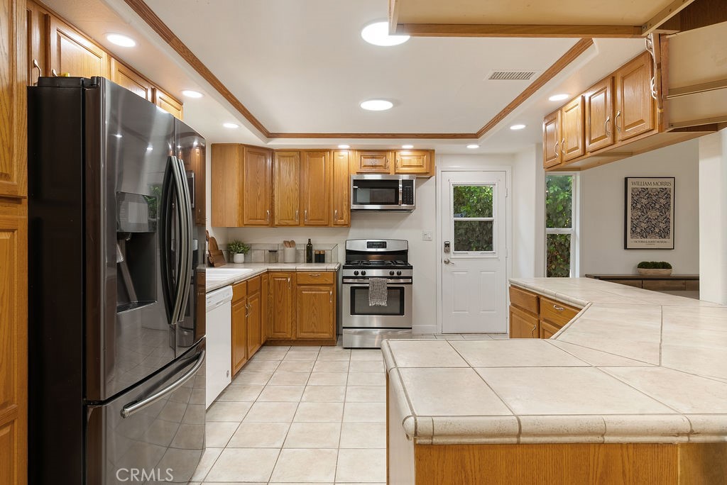 3920 Melody Lane Riverside, CA 92504 - Photo 5 of 39