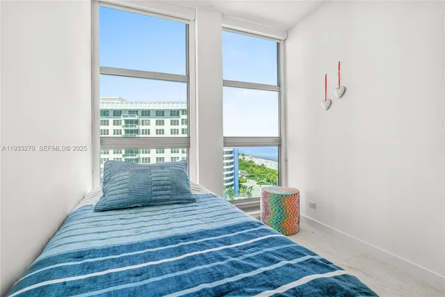 $10,000 | 5055 Collins Avenue, Unit 11C, Miami Beach, FL 33140