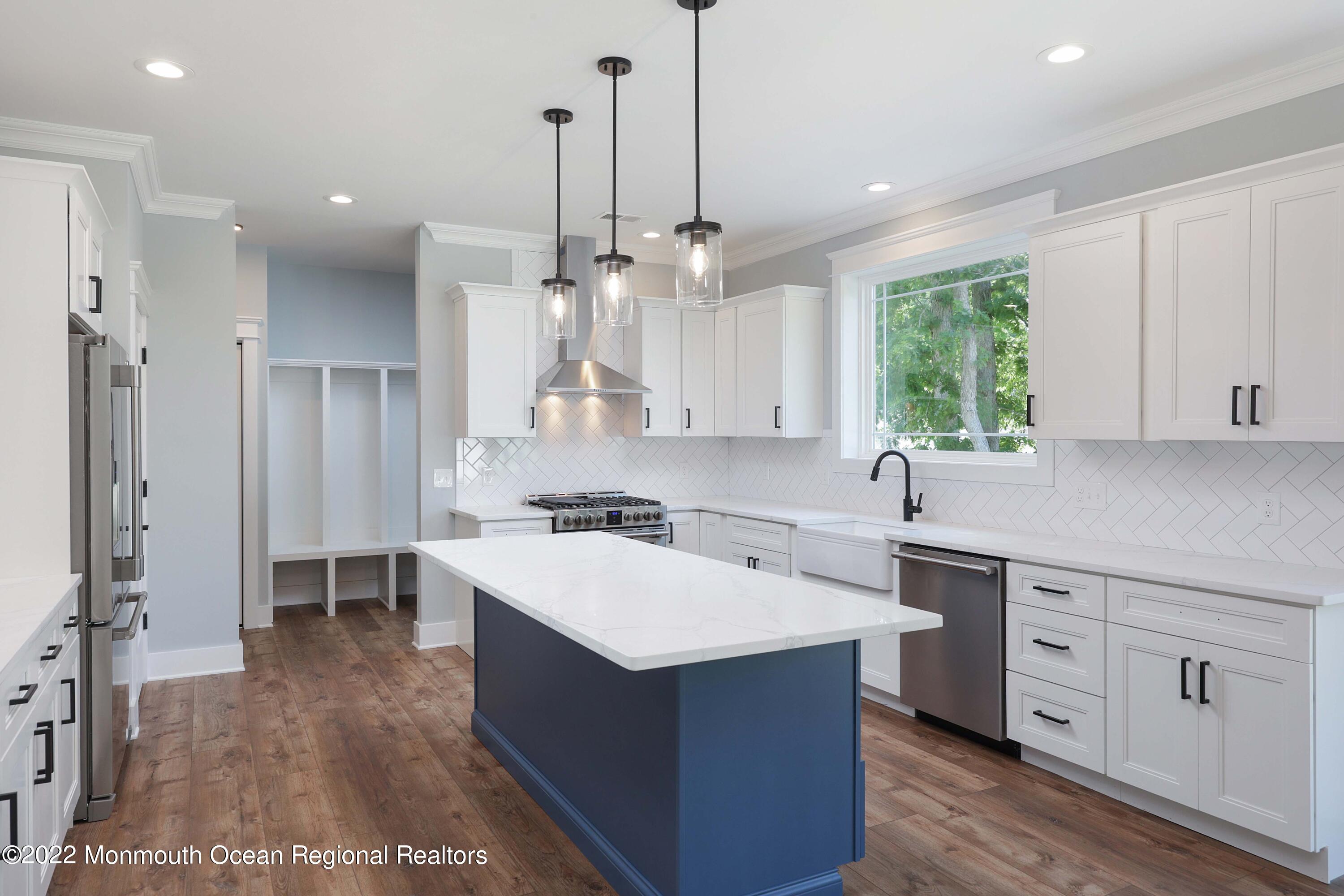 498 Harding Avenue Bayville, NJ 08721 - Photo 2 of 12 758A0186