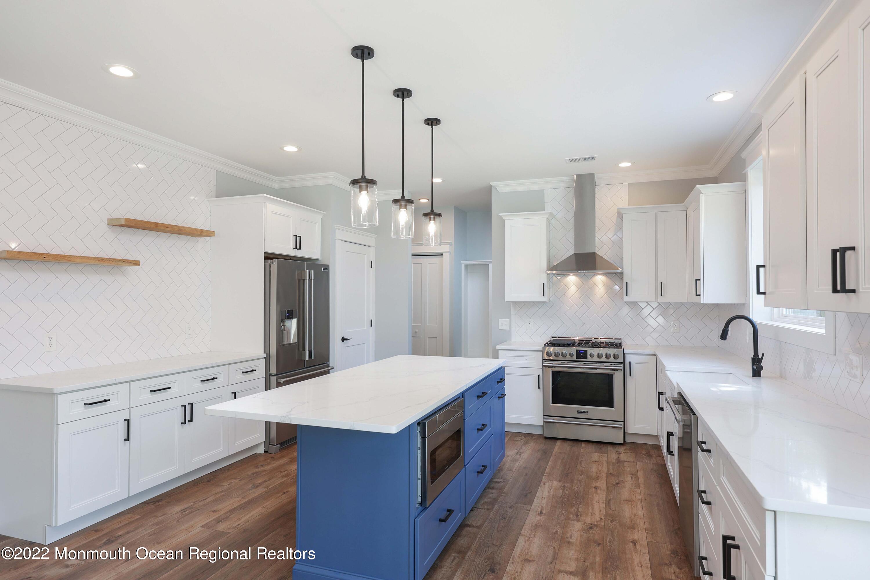 498 Harding Avenue Bayville, NJ 08721 - Photo 3 of 12 758A0204