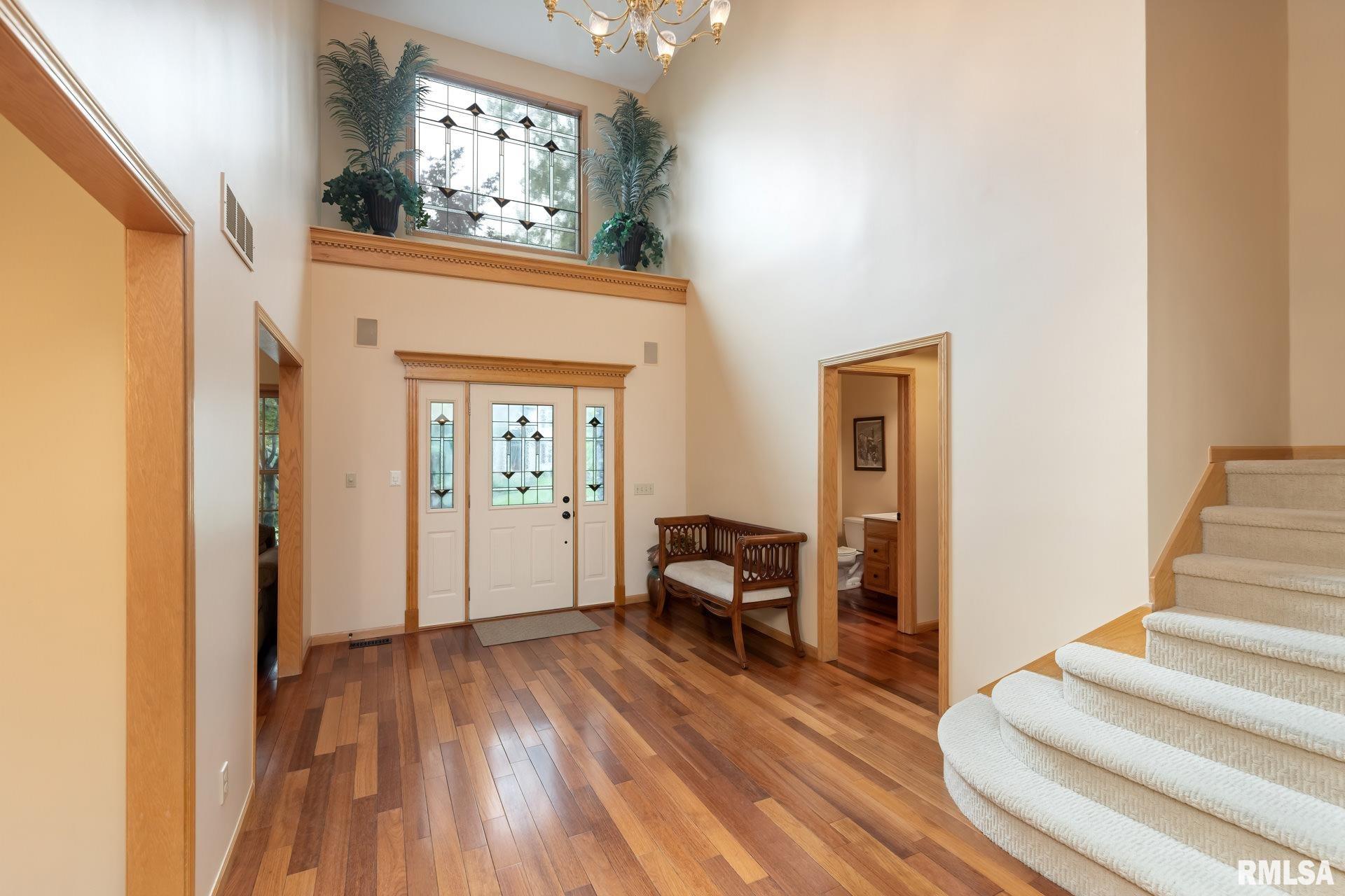 6812 Ridges Court Bettendorf, IA 52722 - Photo 4 of 50 Gallery Image 4