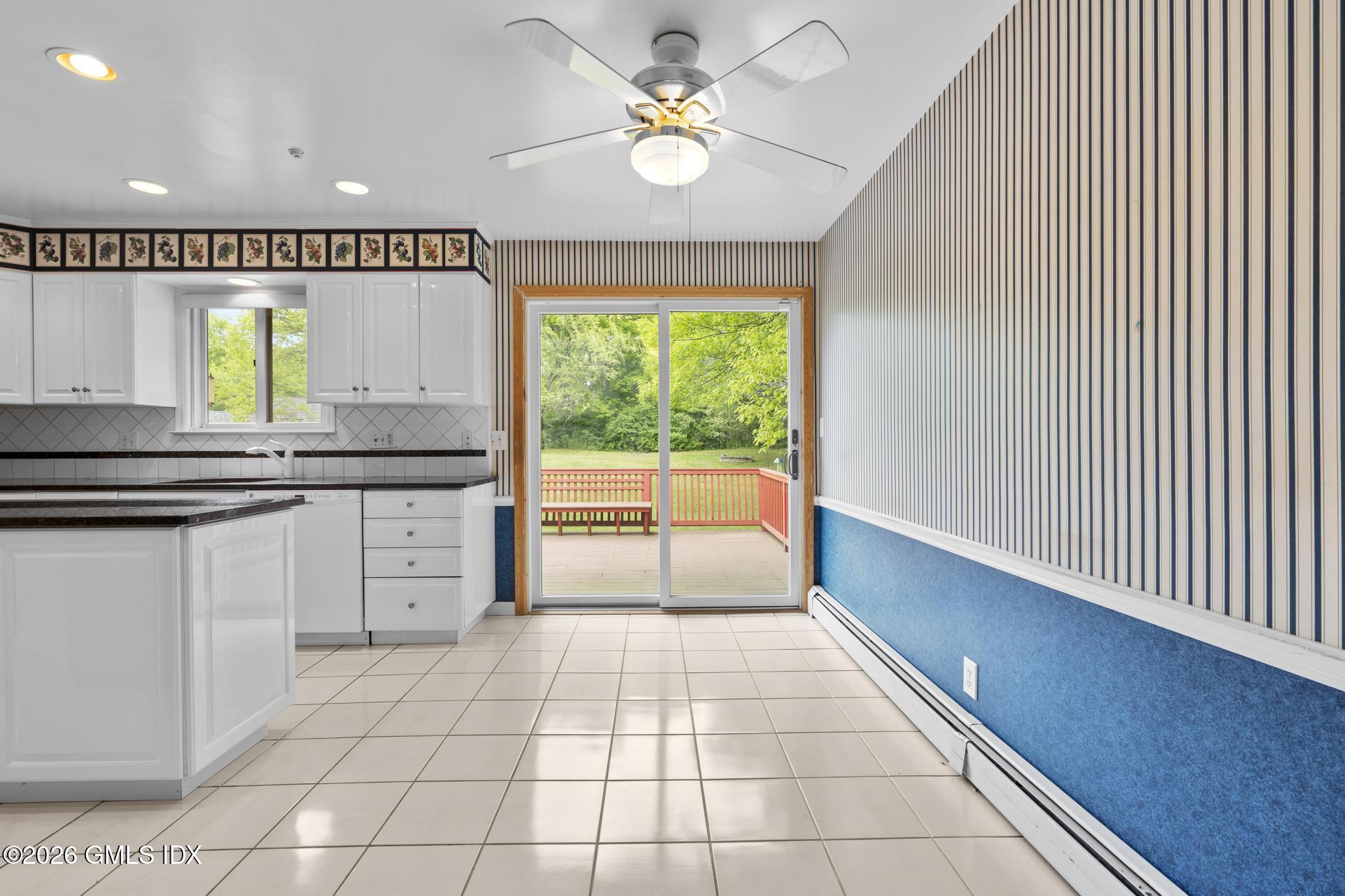 61 Angus Road North, Unit NORTH Greenwich, CT 06831 - Photo 8 of 25 Kitchen