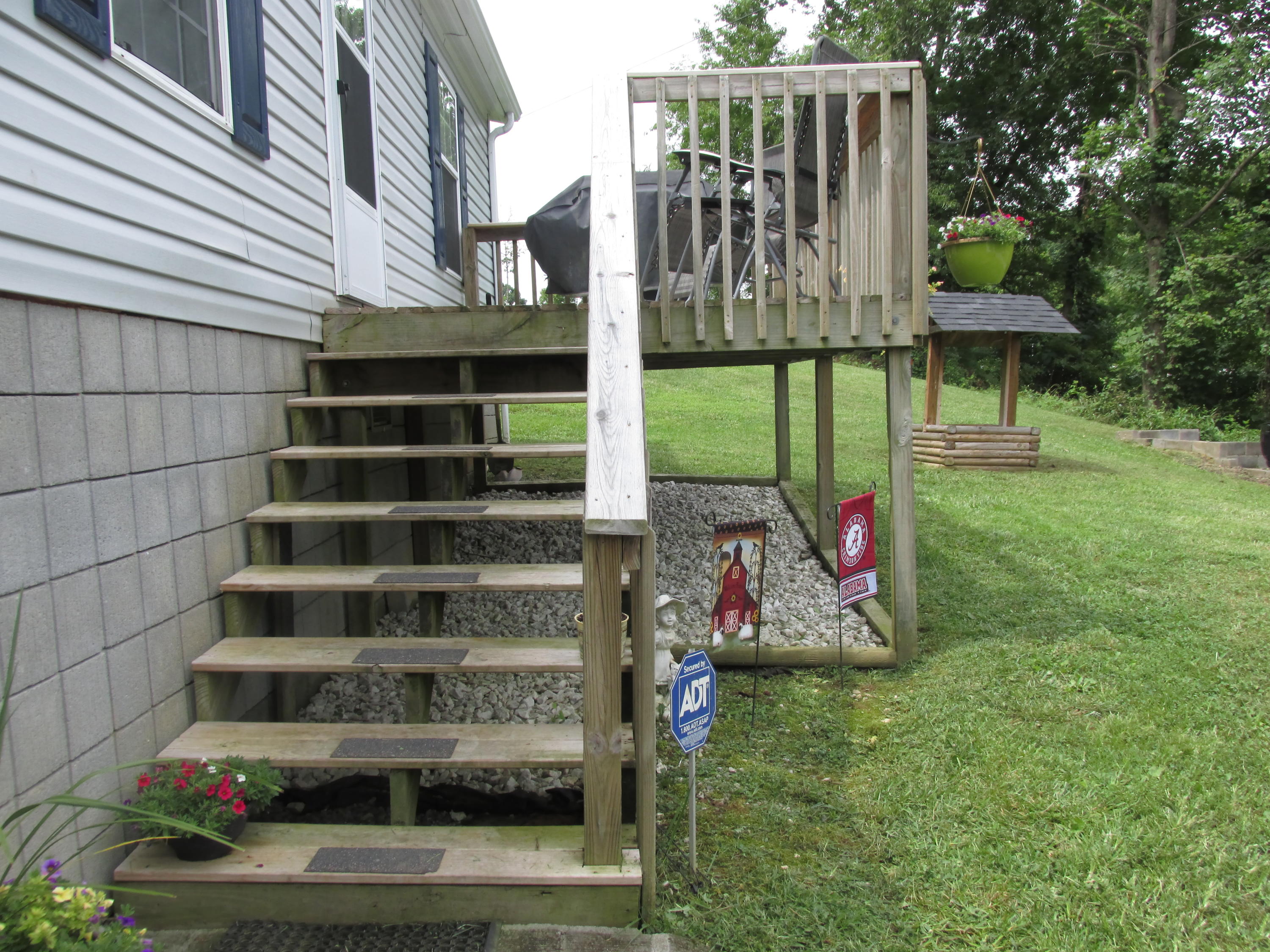 6640 Jordantown Road Vinton, VA 24179 - Photo 2 of 26 IMG_3659