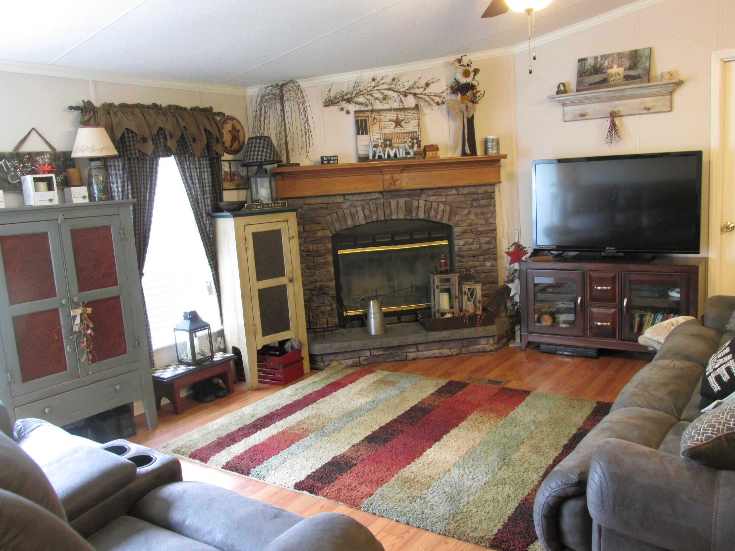 6640 Jordantown Road Vinton, VA 24179 - Photo 5 of 26 IMG_3626