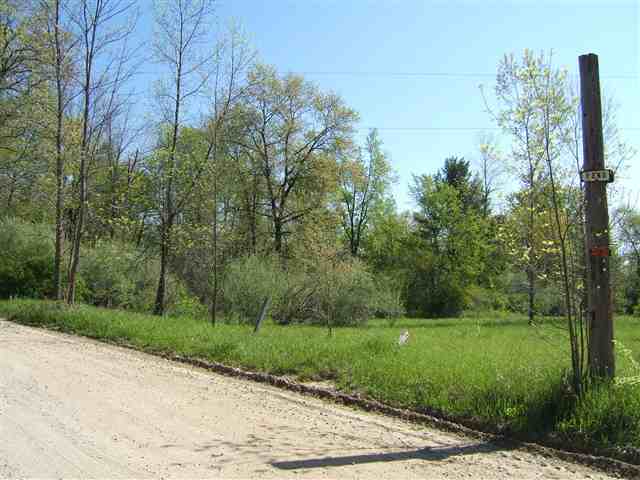 26016 Pond Road Leonard, MI 48367 - Photo 7 of 12 31197640-6.JPG