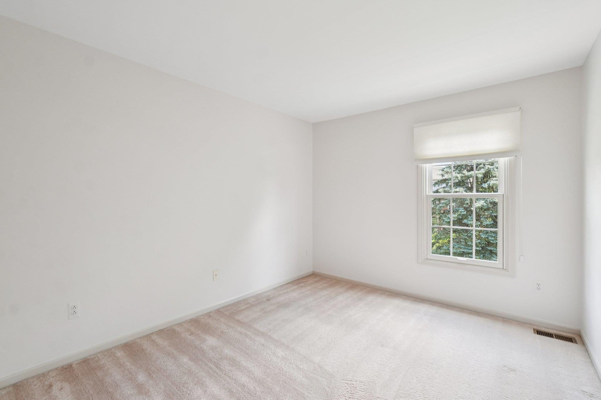 1678 Hillcrest Drive Rochester, MI 48306 - Photo 28 of 50 50213236-ff150bd7-fc63-41ba-b4df-31b64d0d78fa.JPG