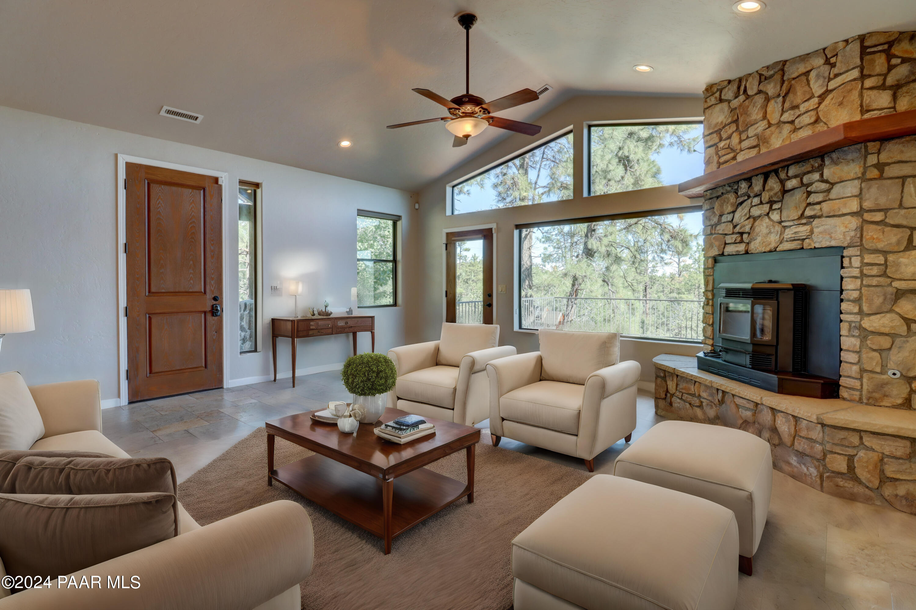1775 South Sunnyside Road Prescott, AZ 86303 - Photo 12 of 46 Living Room