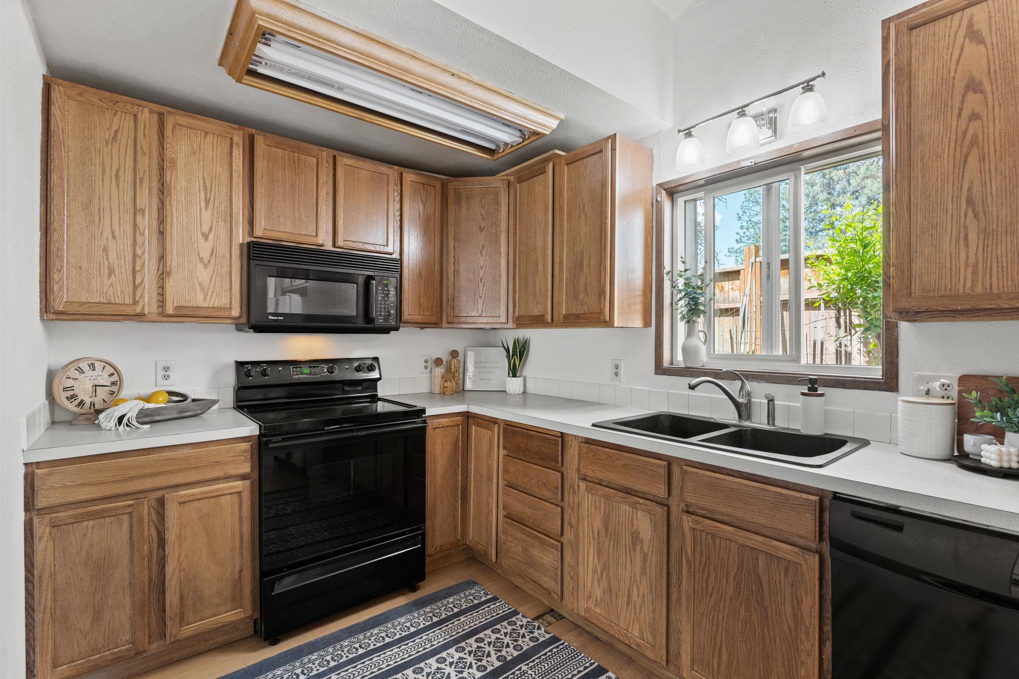1024 South Walnut Road Spokane Valley, WA 99206 - Photo 8 of 25 Gallery Image 8