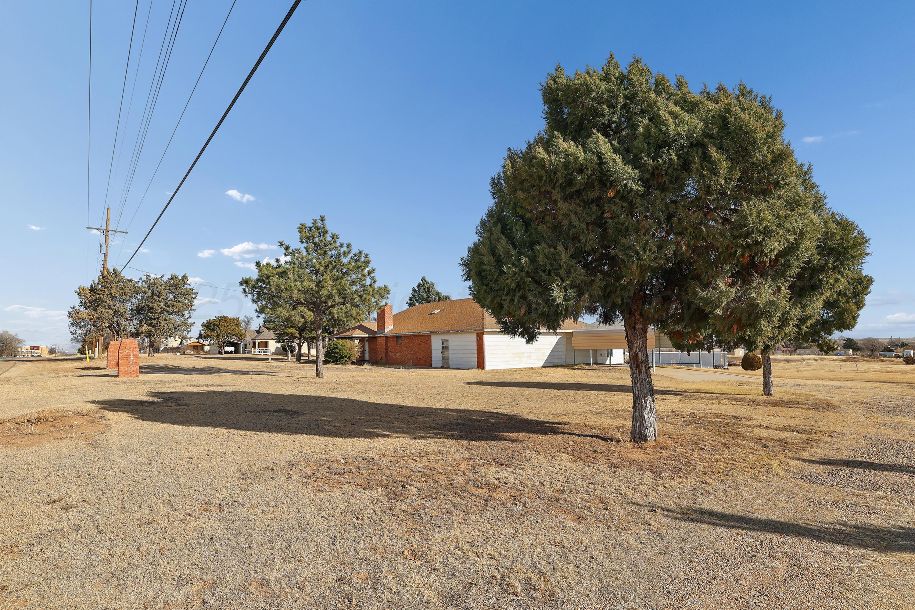 8626 River Road Amarillo, TX 79108 - Photo 25 of 26 25-Front Garage View