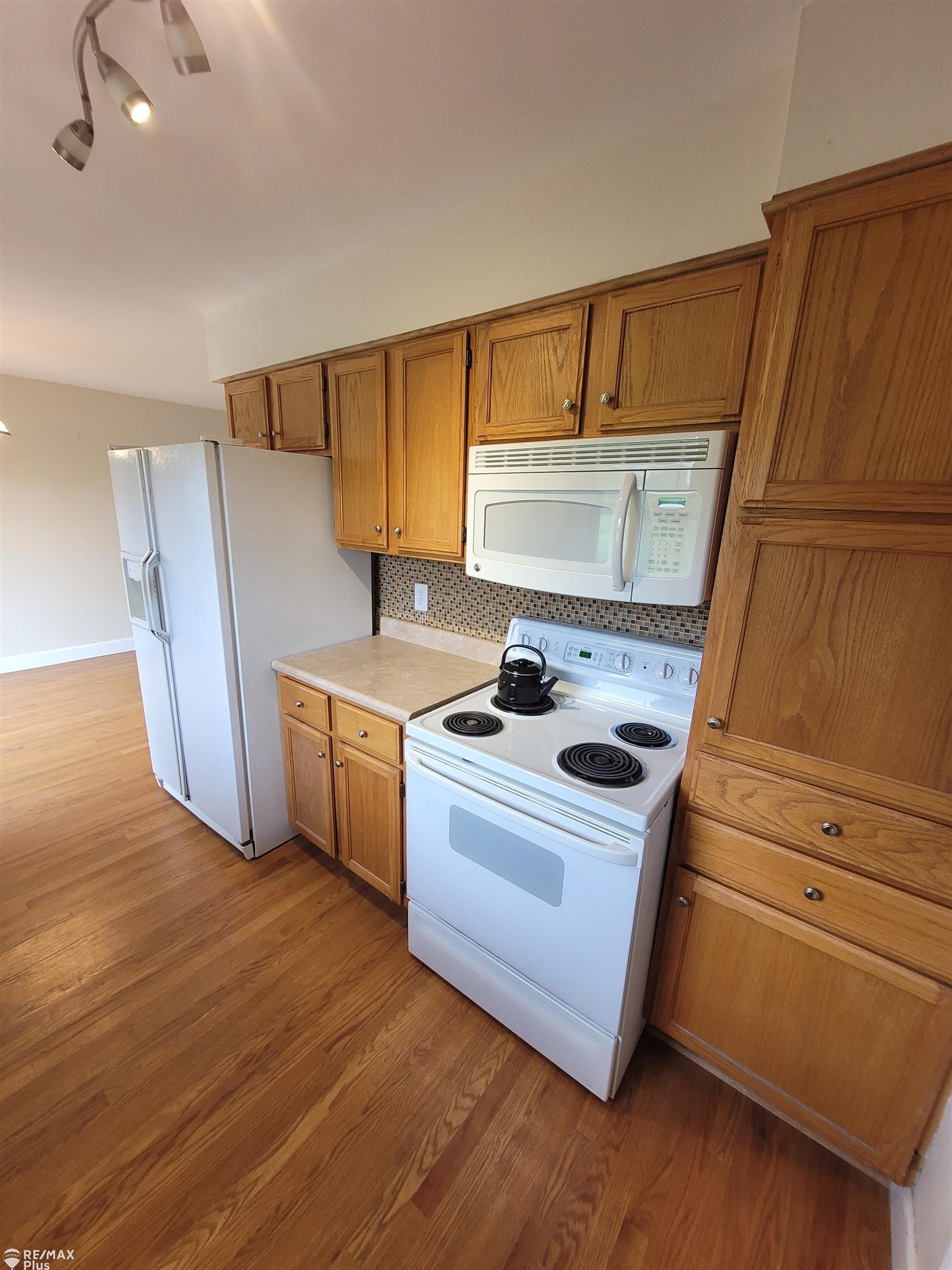 1082 Morris Road Lapeer, MI 48446 - Photo 10 of 36 50175401-57e4fec9-ba50-4336-8ebe-99ce082a57b8.JPG