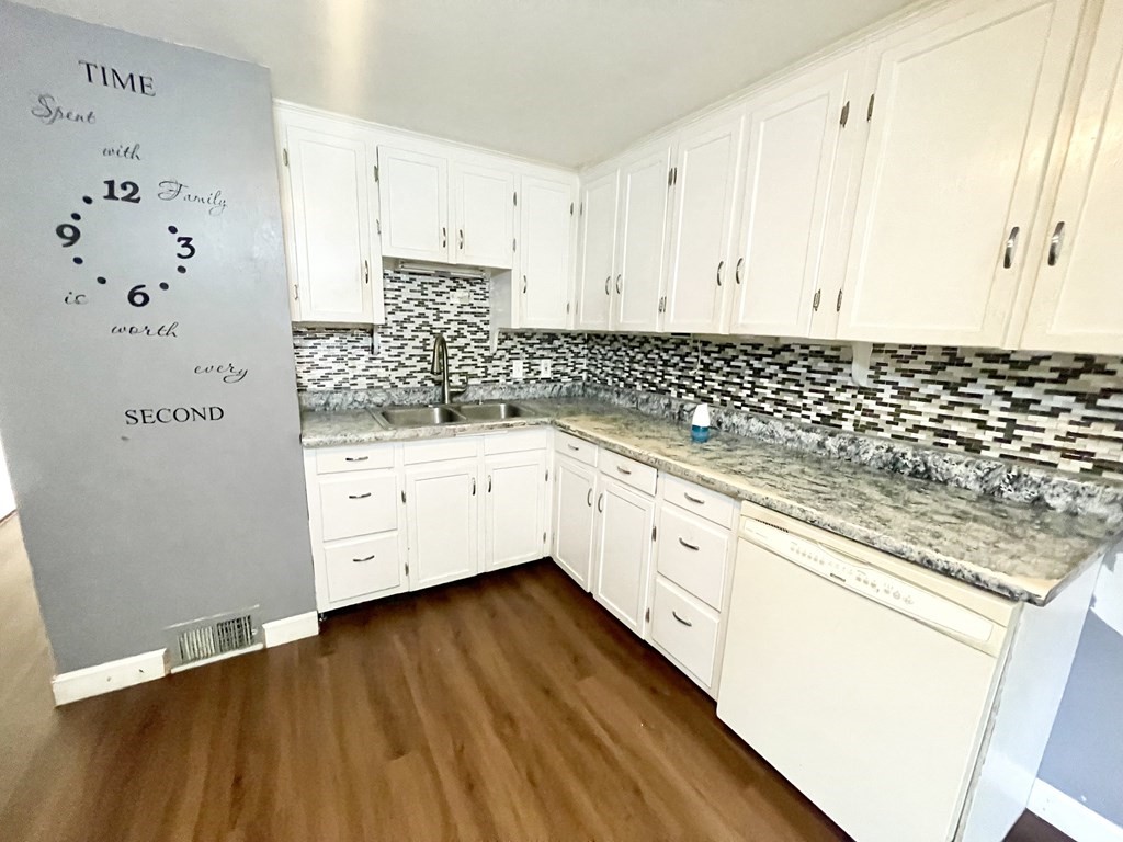 41 Warren Road Auburn, MA 01501 - Photo 3 of 15 Gallery Image 3