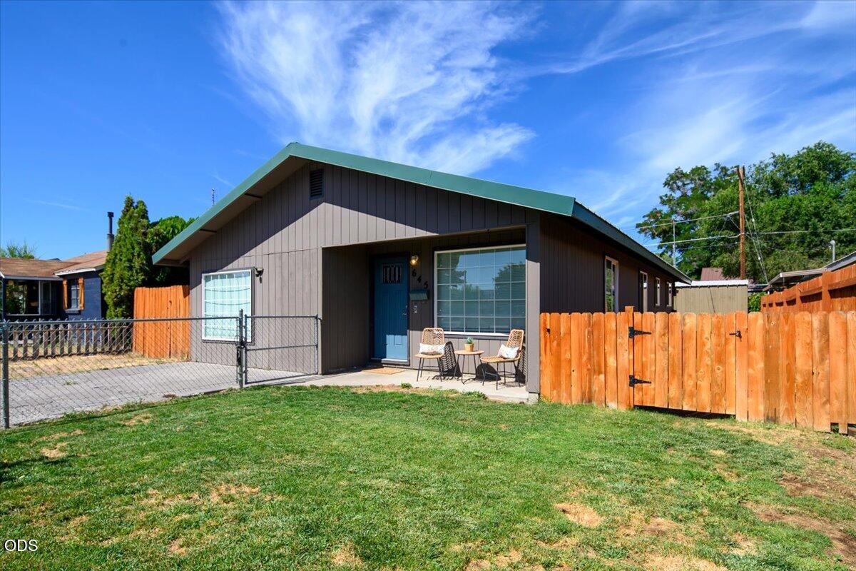 645 Northwest 7th Street Redmond, OR 97756 - Photo 35 of 37