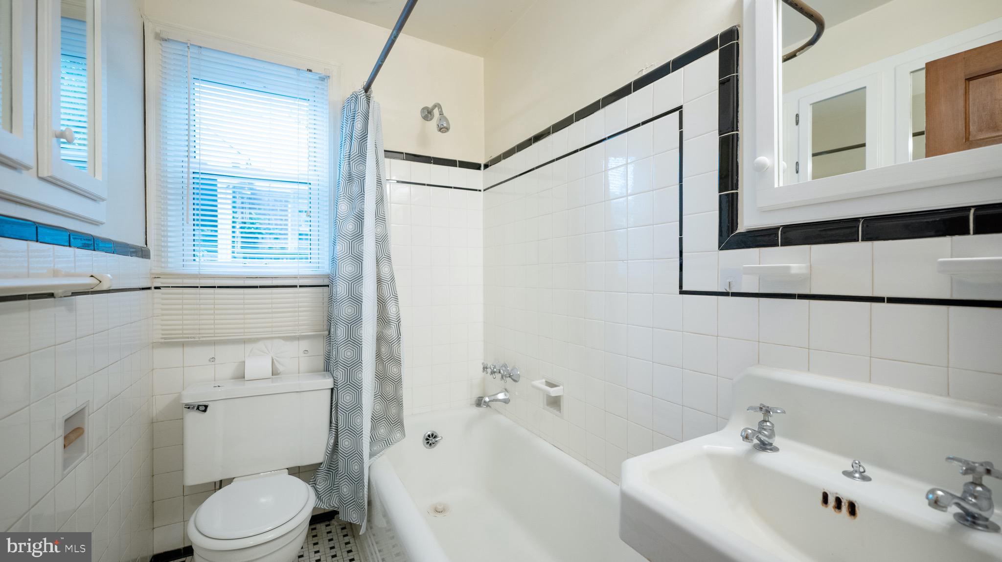 10015 Dallas Avenue Silver Spring, MD 20901 - Photo 12 of 30 Full Bath