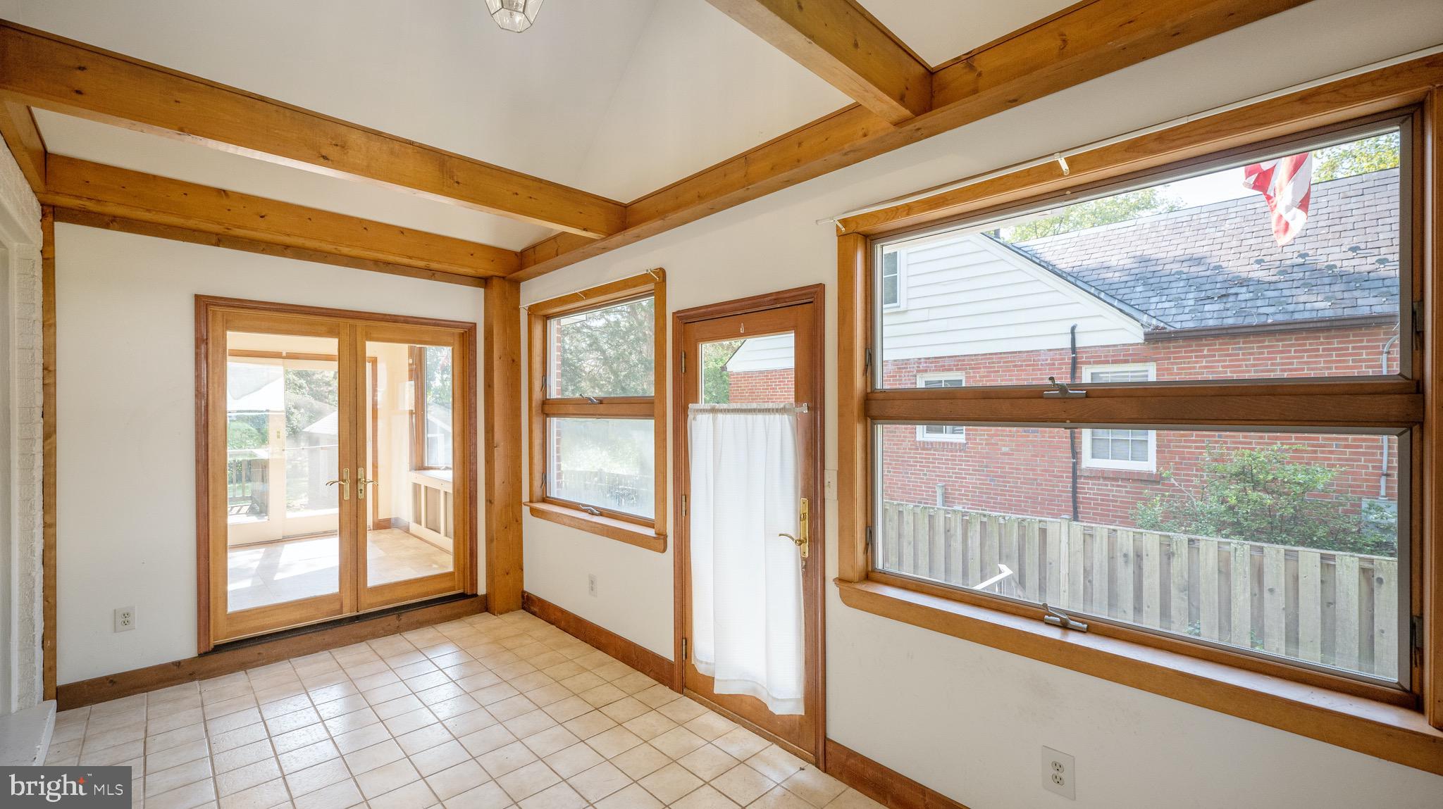 10015 Dallas Avenue Silver Spring, MD 20901 - Photo 3 of 30 Entry into sun room