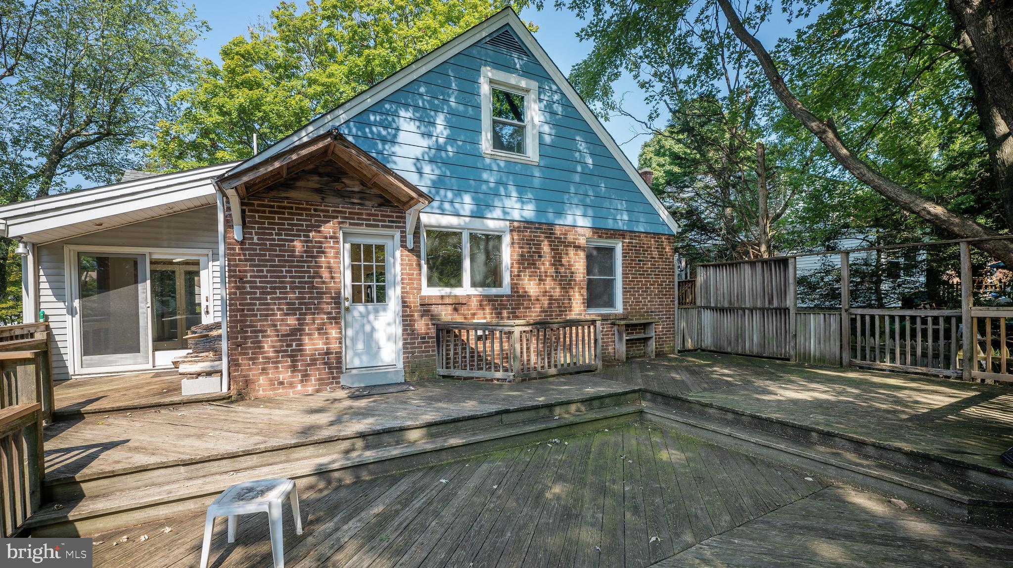 10015 Dallas Avenue Silver Spring, MD 20901 - Photo 25 of 30 Back Deck