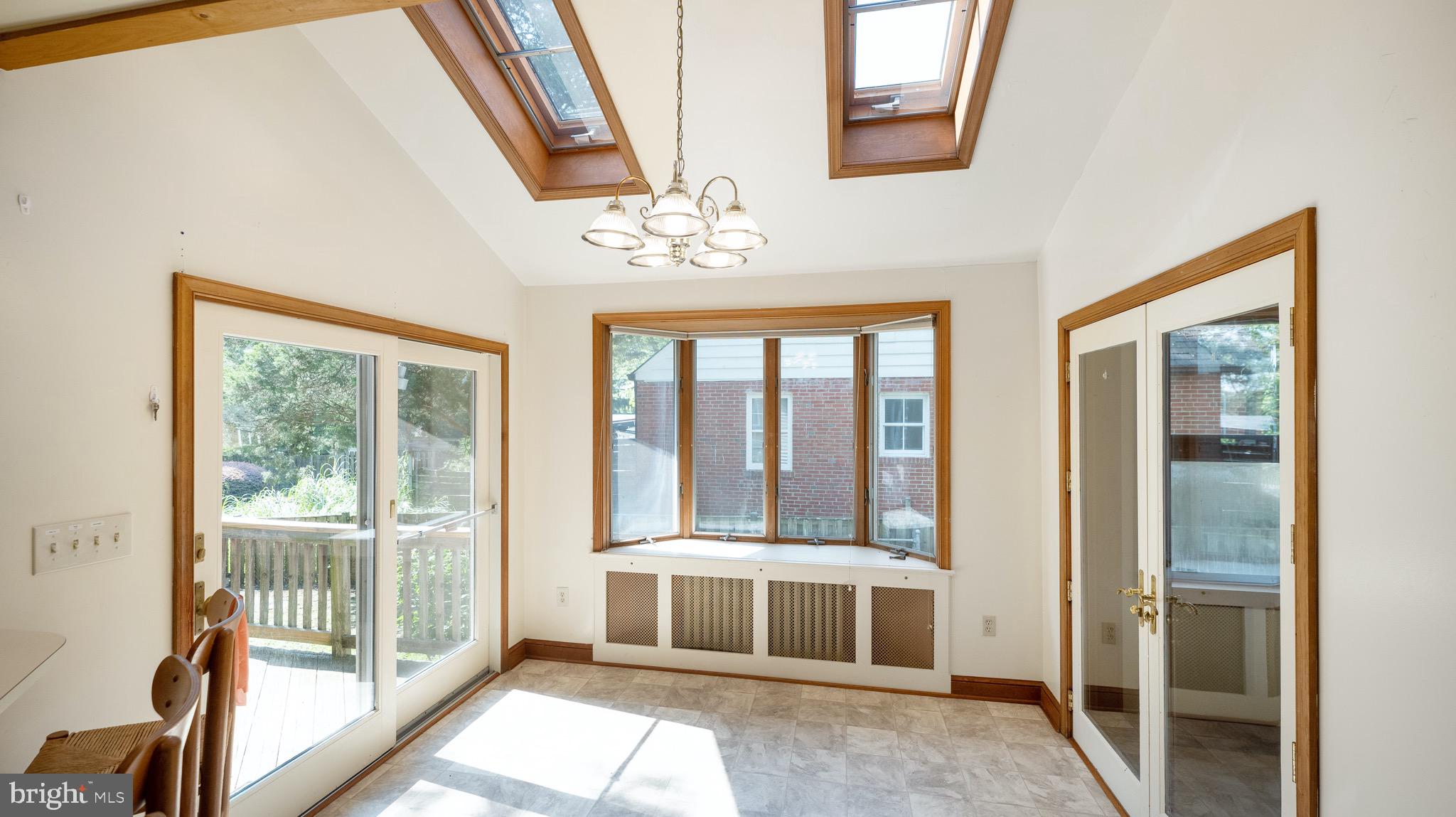 10015 Dallas Avenue Silver Spring, MD 20901 - Photo 10 of 30 Space for a table