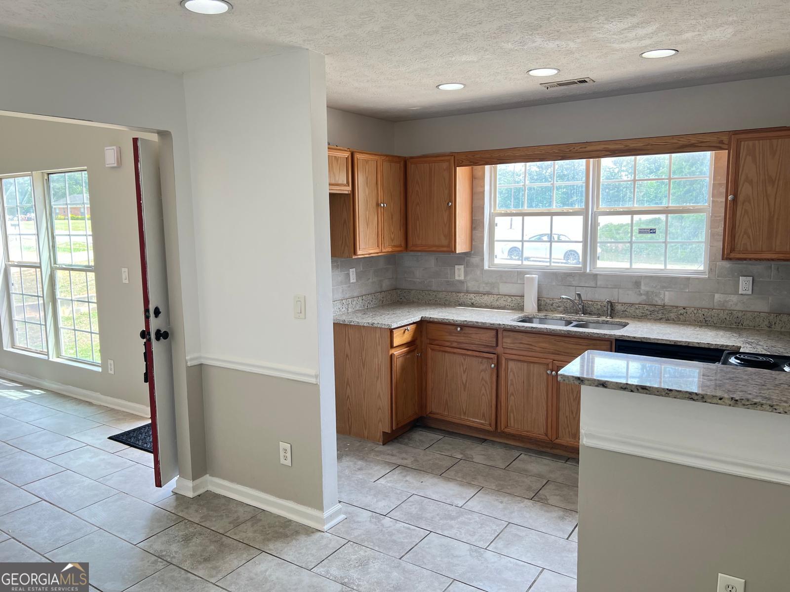 686 Morrow Road Forest Park, GA 30297 - Photo 7 of 19