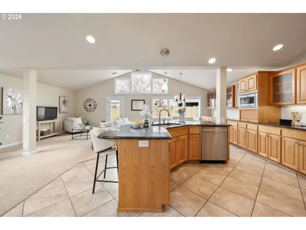$605,000 | 468 72nd Street, Springfield, OR 97478