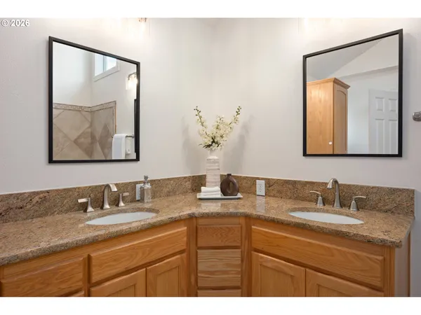 $605,000 | 468 72nd Street, Springfield, OR 97478