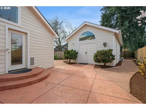 $605,000 | 468 72nd Street, Springfield, OR 97478