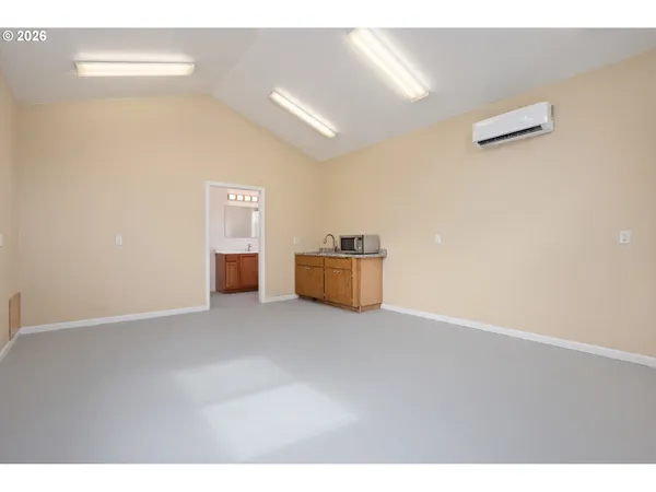 $605,000 | 468 72nd Street, Springfield, OR 97478