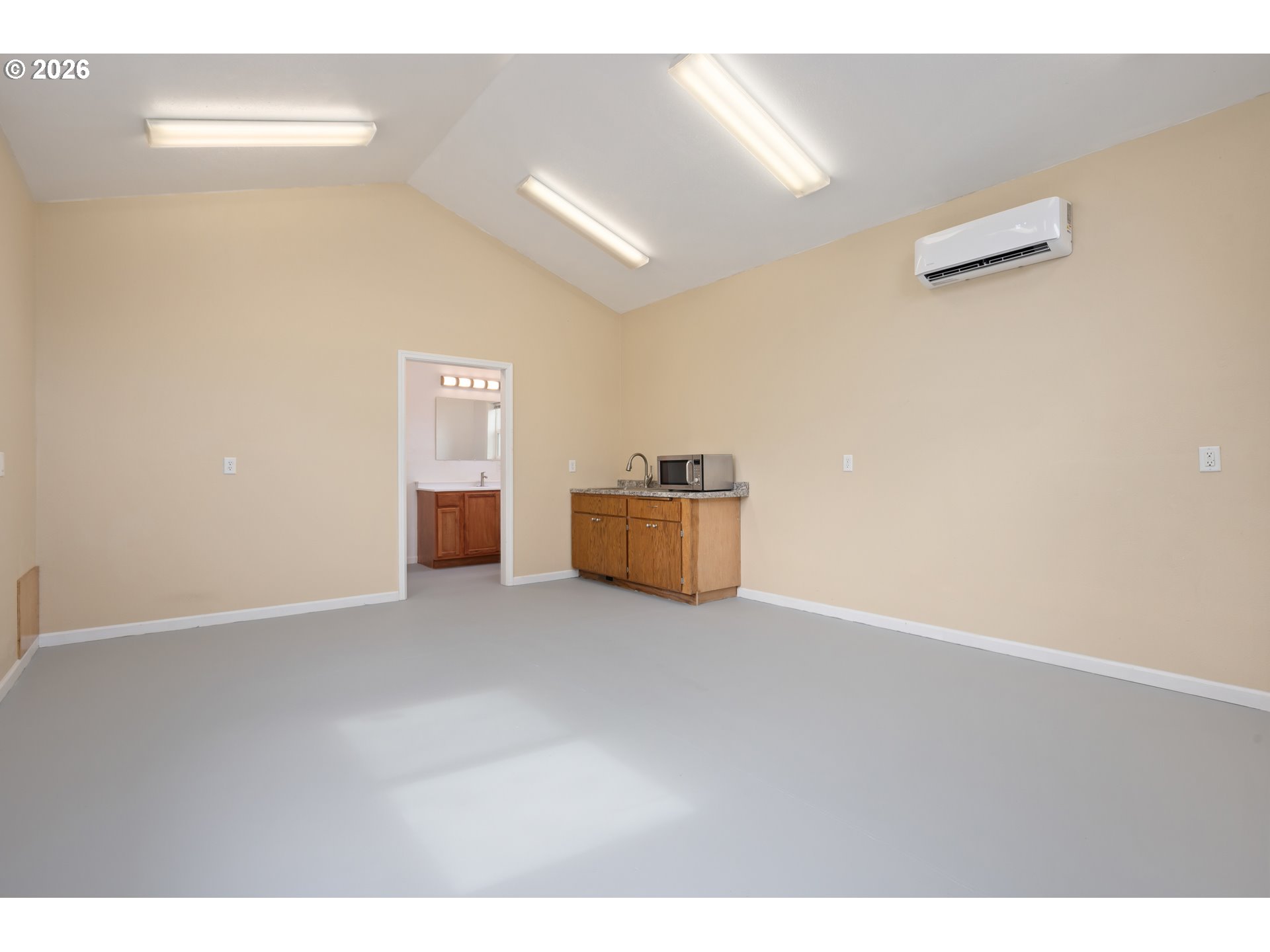 468 72nd Street Springfield, OR 97478 - Photo 36 of 46 Shop