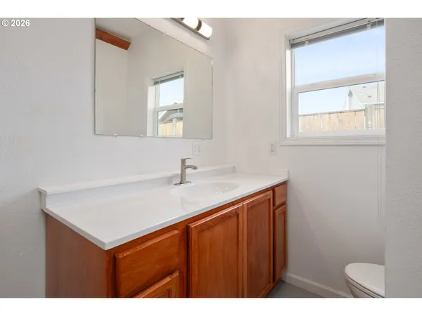 $605,000 | 468 72nd Street, Springfield, OR 97478