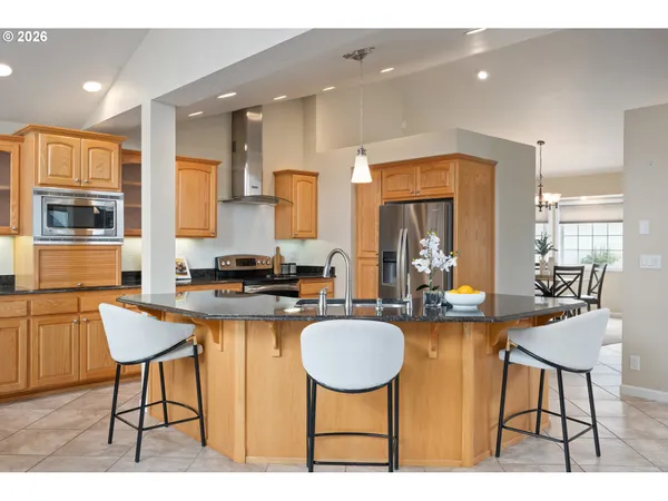 $605,000 | 468 72nd Street, Springfield, OR 97478