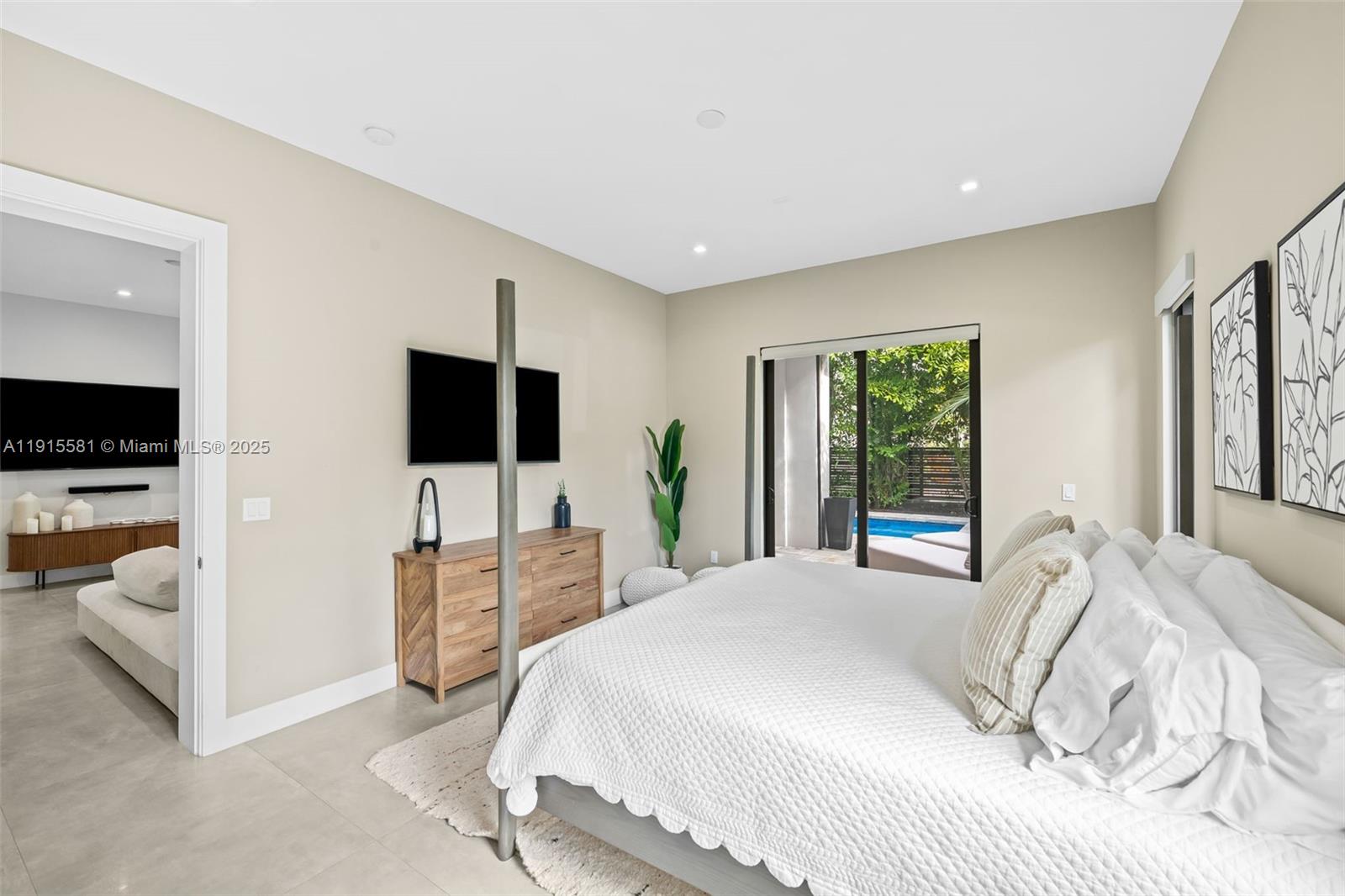 624 North Victoria Park Road Fort Lauderdale, FL 33304 - Photo 33 of 47