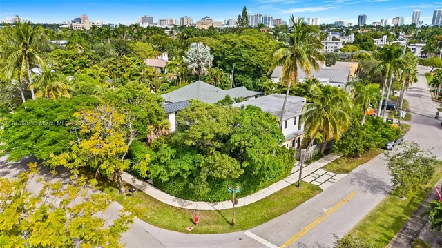 $2,500,000 | 624 North Victoria Park Road, Fort Lauderdale, FL 33304