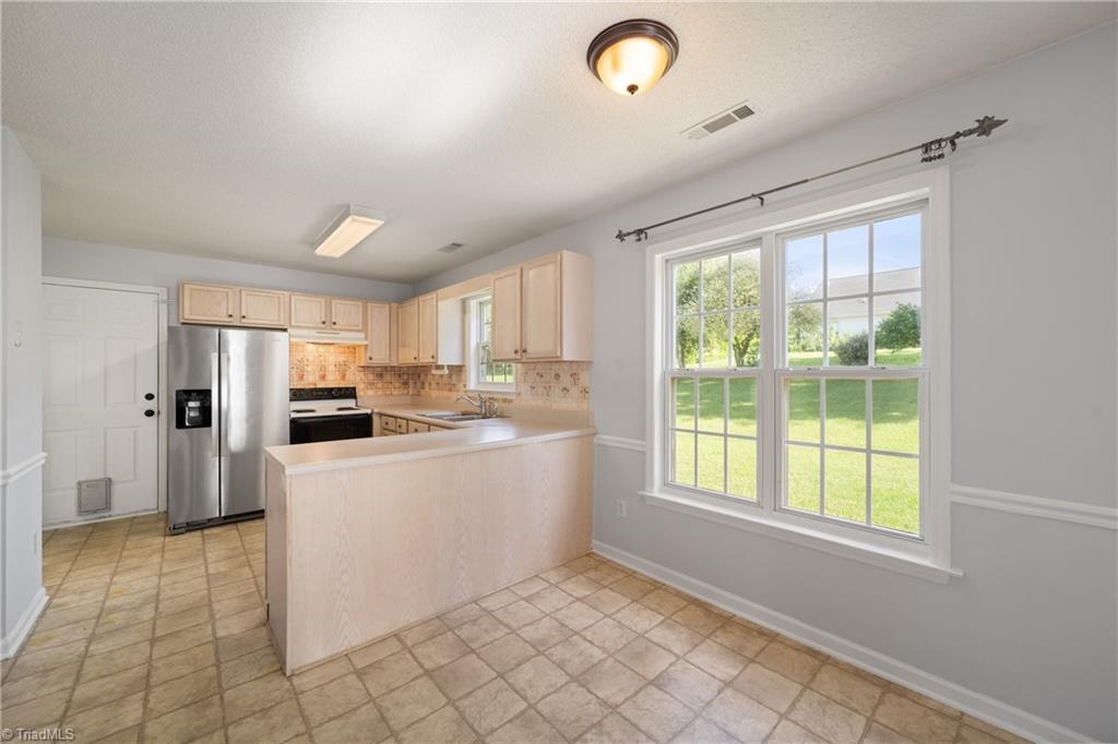 5407 Hundley Road Winston-Salem, NC 27106 - Photo 10 of 31
