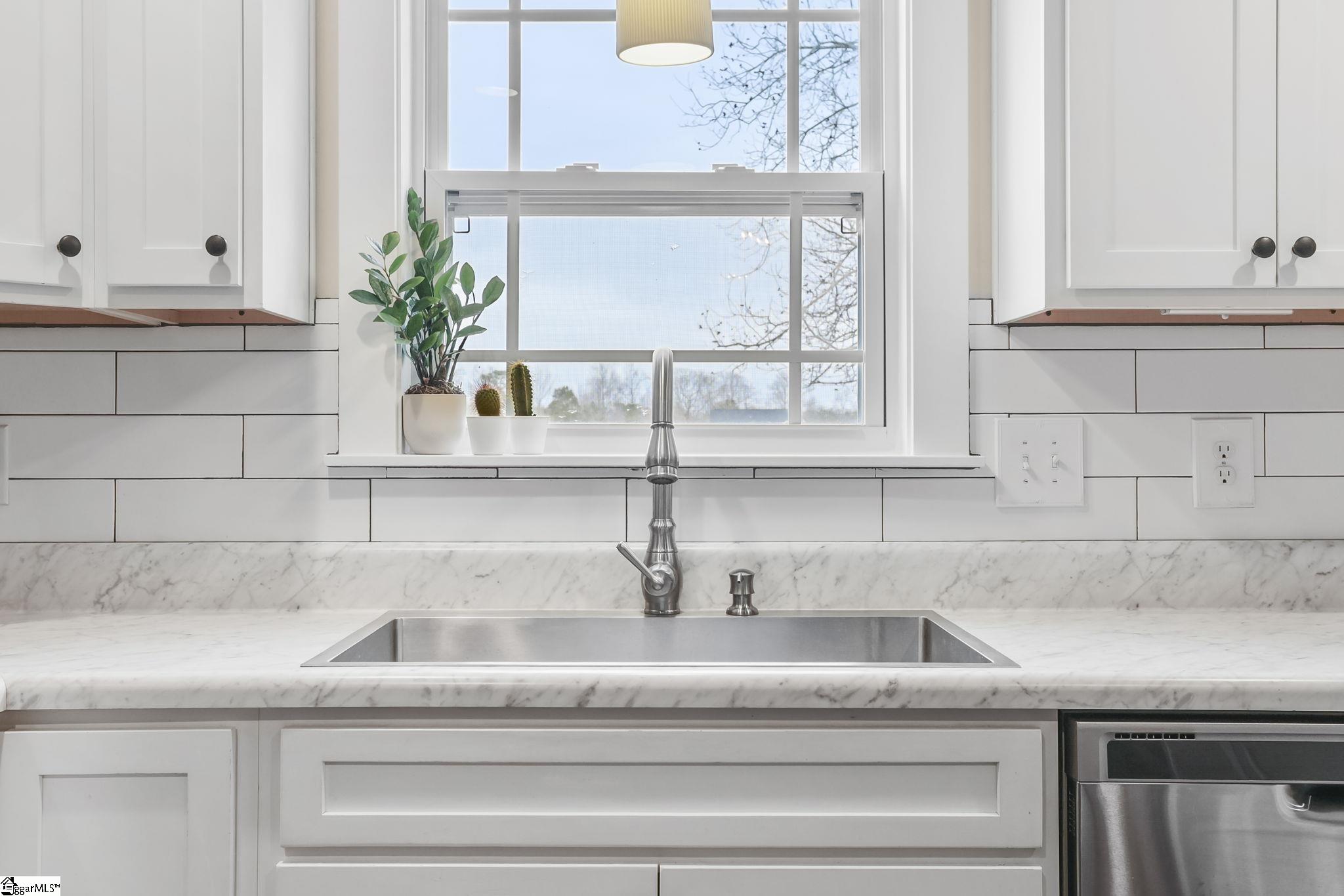 341 Mill Gin Road Campobello, SC 29322 - Photo 9 of 34