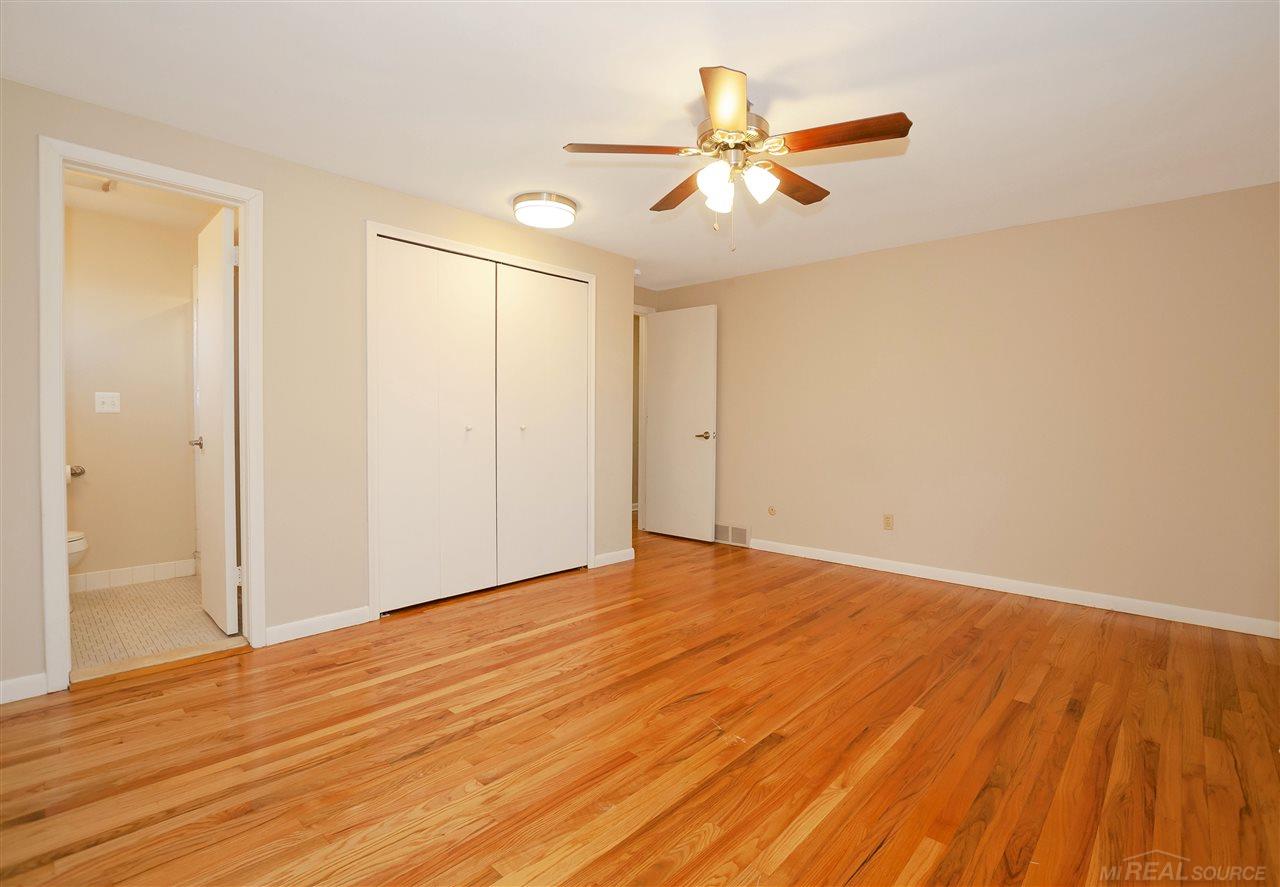805 Canterbury Road Grosse Pointe Woods, MI 48236 - Photo 29 of 41