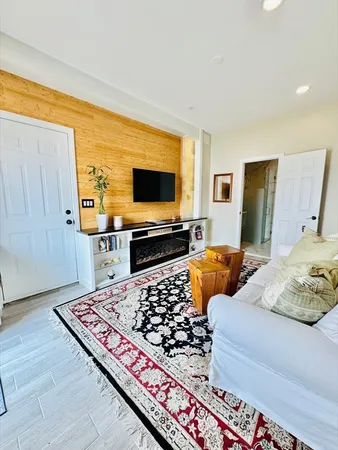 $3,900 | 12 Marina Drive, Unit 12 STUDIO, Hull, MA 02045