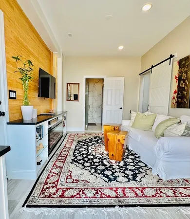 $3,900 | 12 Marina Drive, Unit 12 STUDIO, Hull, MA 02045