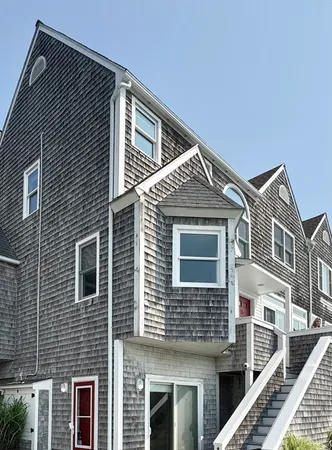 $3,900 | 12 Marina Drive, Unit 12 STUDIO, Hull, MA 02045