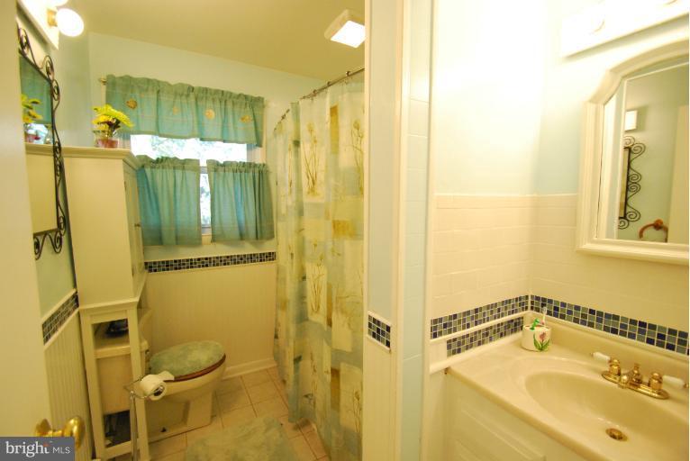 1 Roe Lane Arnold, MD 21012 - Photo 12 of 17 Bath